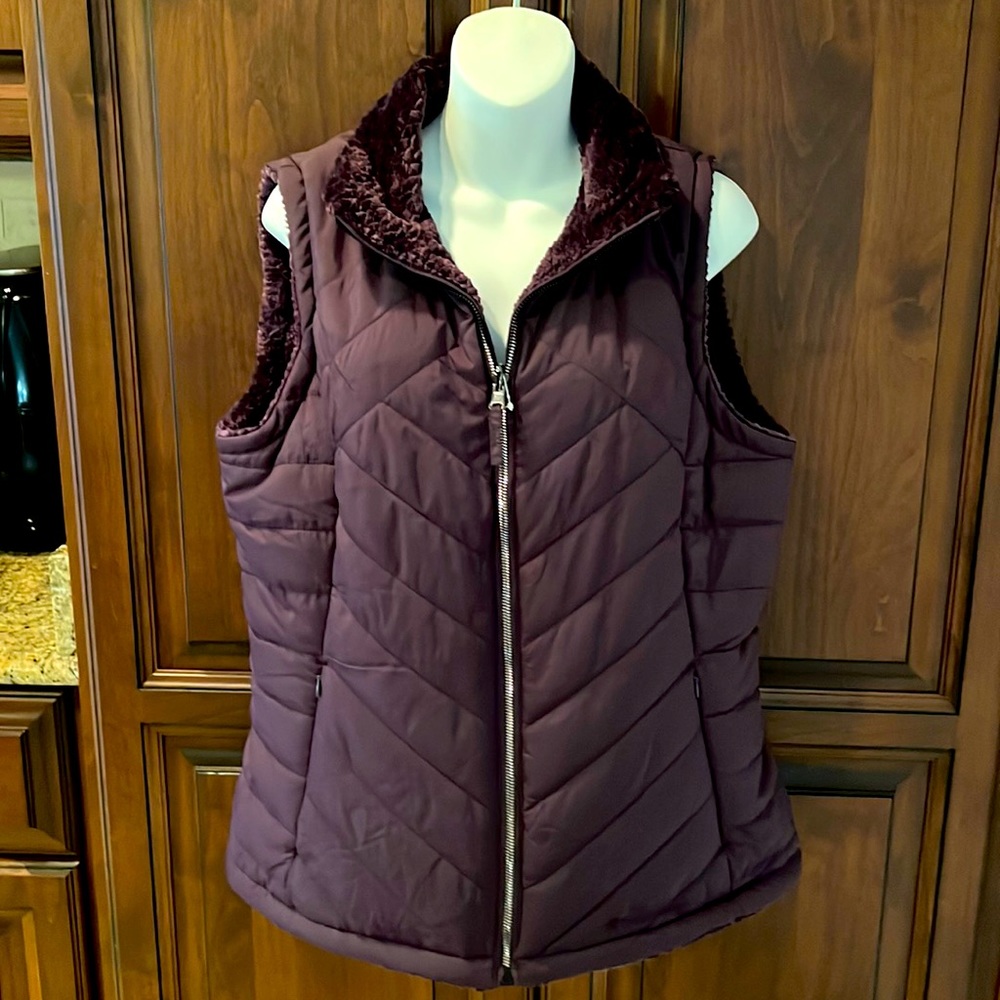 NWT Winter reversible vest
